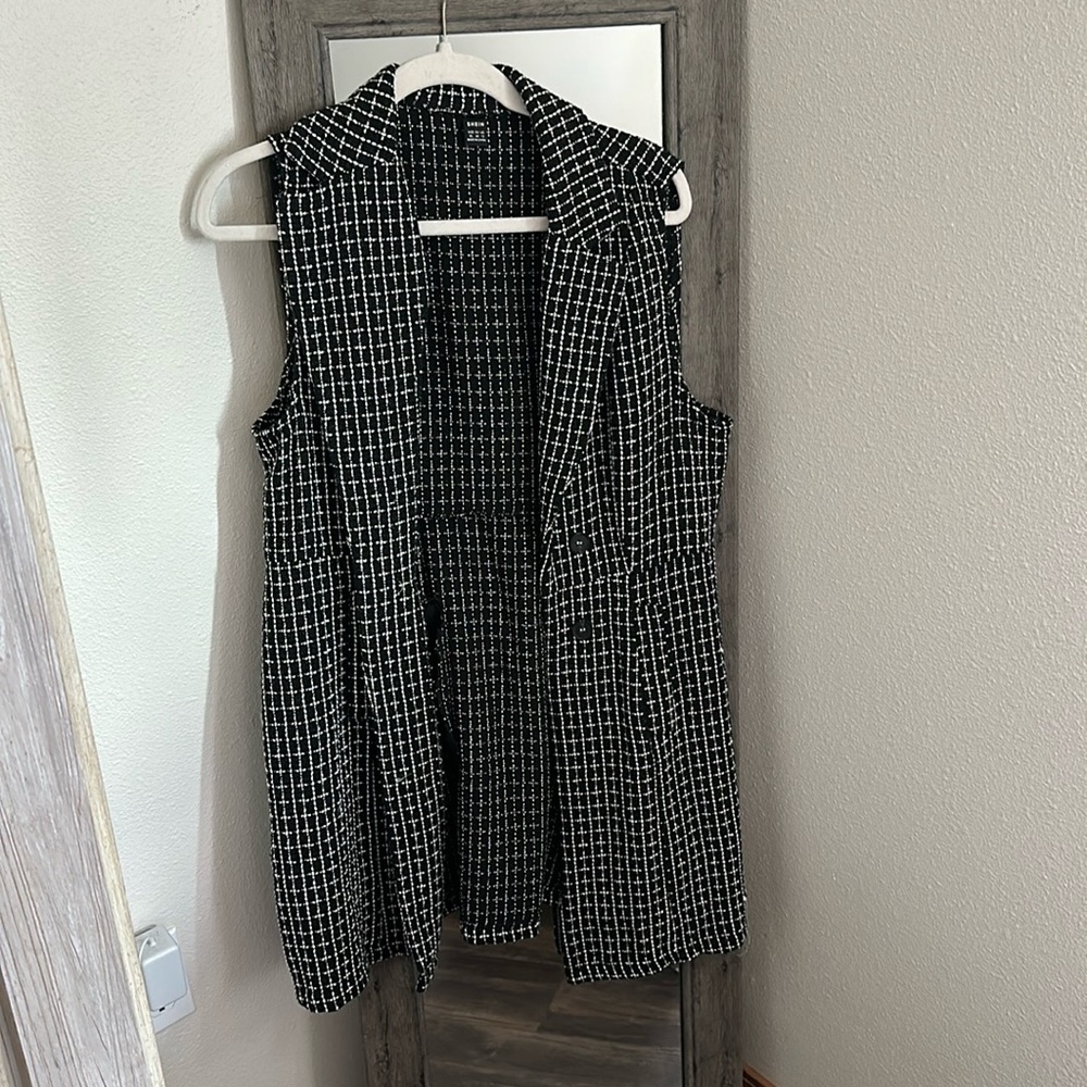 Pretty cute coat with no sleeves